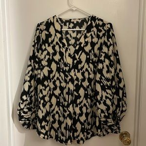 Blouse with balloon sleeves